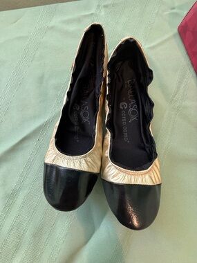 Ballasox Champagne and Black Leather Ballet Flats 10 NEW